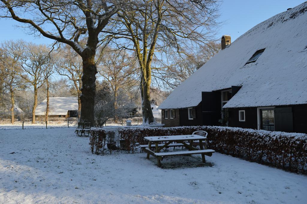 Hotel Aan De Dwarsweg Uffelte Esterno foto