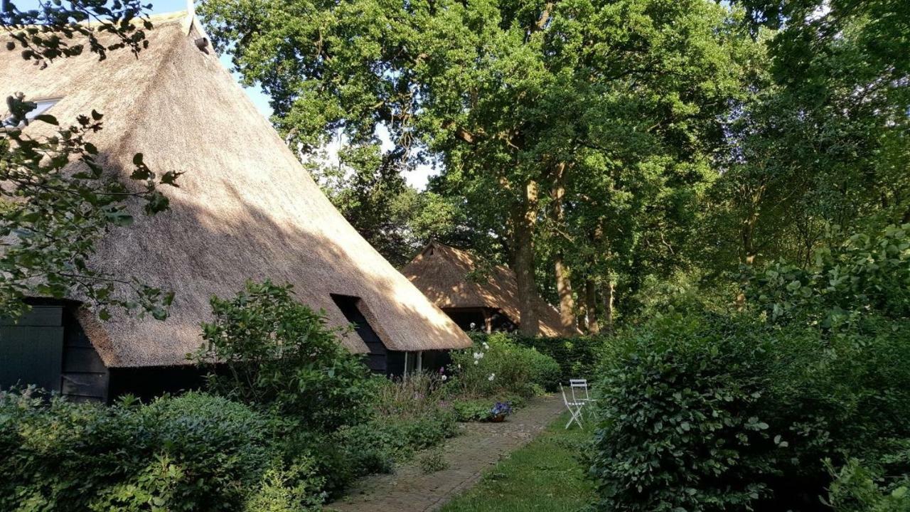 Hotel Aan De Dwarsweg Uffelte Esterno foto