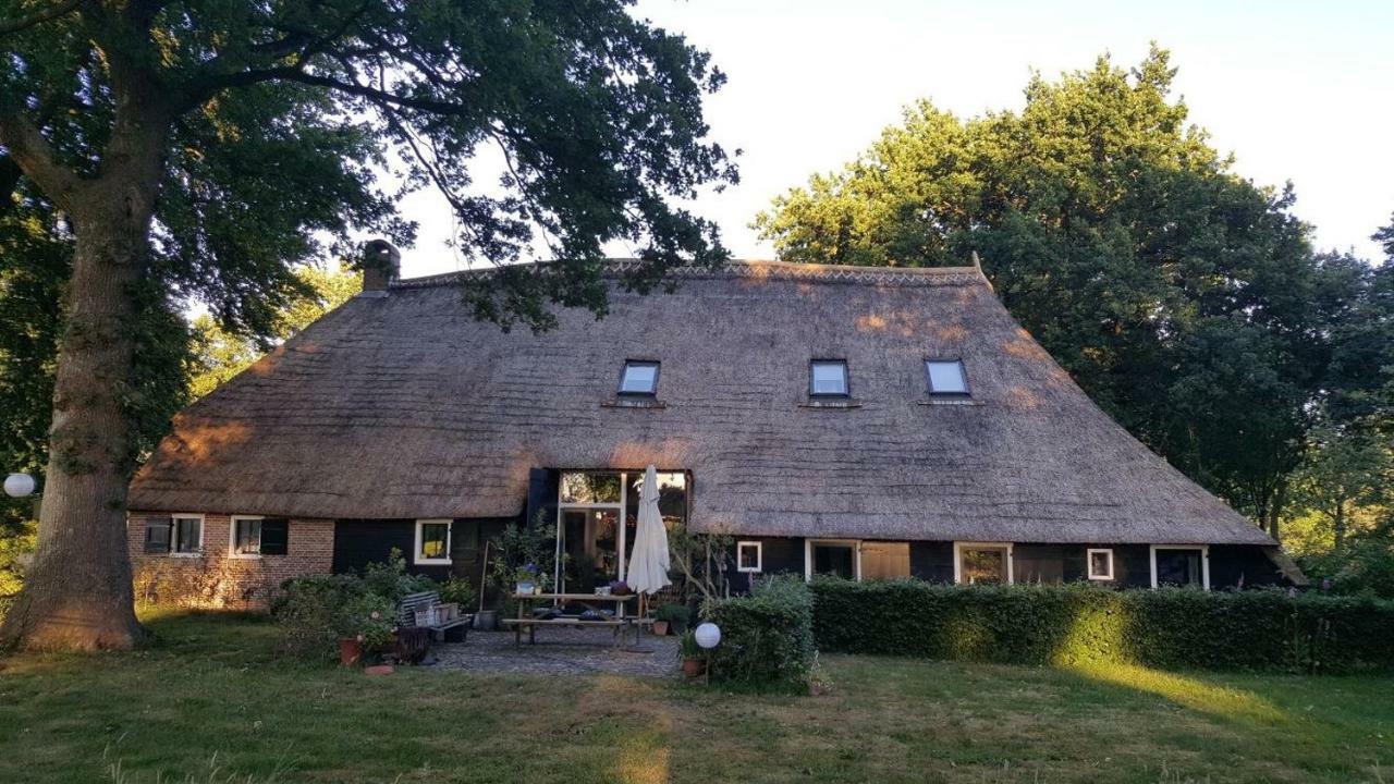 Hotel Aan De Dwarsweg Uffelte Esterno foto